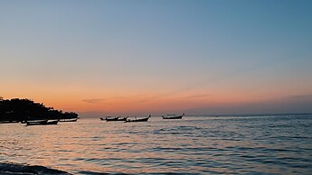 Ice Kamala Beach Hotel