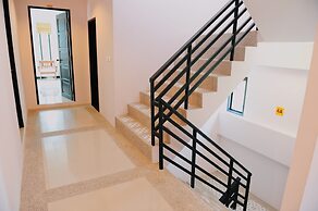 Ice Kamala Beach Hotel