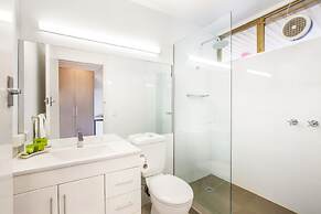 Nightcap at Shoppingtown Hotel