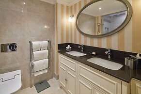 Cheval Thorney Court at Hyde Park