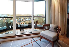 Cheval Gloucester Park at Kensington