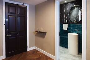 Cheval Gloucester Park at Kensington