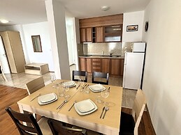 Menada Ravda Apartments