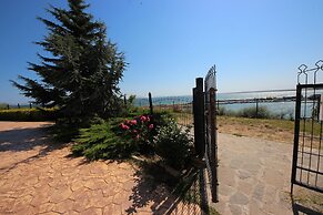 Menada Ravda Apartments