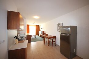 Menada Ravda Apartments