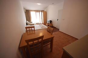 Menada Ravda Apartments