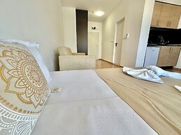 Menada Ravda Apartments