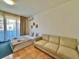 Menada Ravda Apartments