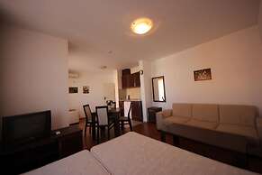 Menada Ravda Apartments