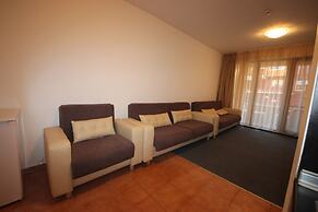 Menada Ravda Apartments