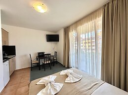 Menada Ravda Apartments
