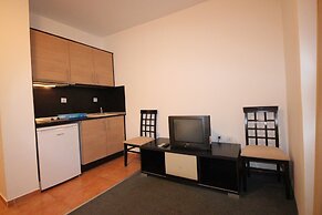 Menada Ravda Apartments