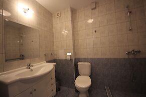 Menada Ravda Apartments