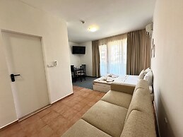 Menada Ravda Apartments