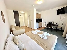 Menada Ravda Apartments