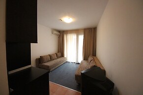 Menada Ravda Apartments