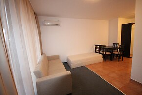 Menada Ravda Apartments