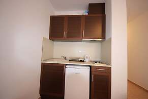 Menada Ravda Apartments