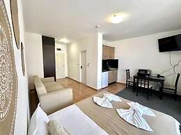 Menada Ravda Apartments