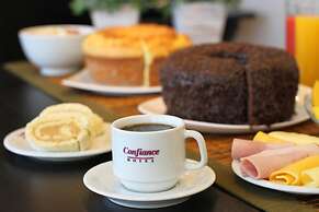 Hotel Confiance Batel