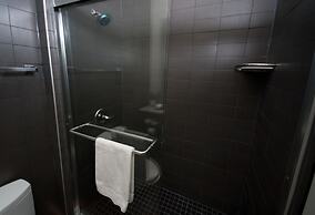 Malana Hotels & Suites