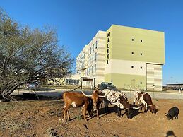 Malana Hotels & Suites