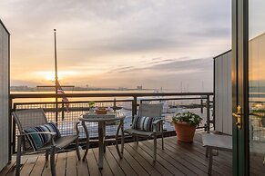 Boston Yacht Haven Inn & Marina