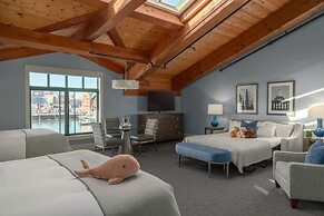 Boston Yacht Haven Inn & Marina