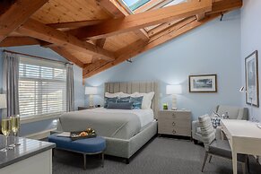 Boston Yacht Haven Inn & Marina