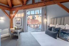 Boston Yacht Haven Inn & Marina