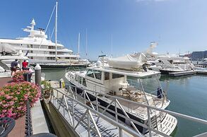 Boston Yacht Haven Inn & Marina
