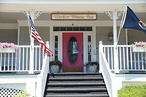 Harbor House Inn