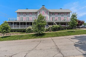 Harbor House Inn