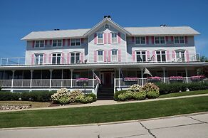 Harbor House Inn