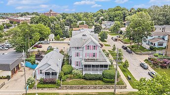 Harbor House Inn