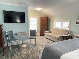 Harbor House Inn