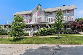 Harbor House Inn