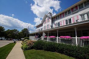 Harbor House Inn