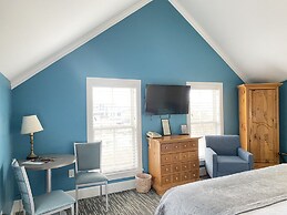 Harbor House Inn