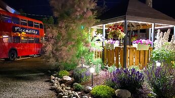 The Piccadilly Motel