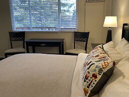 The Piccadilly Motel