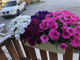 The Piccadilly Motel