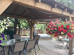 The Piccadilly Motel