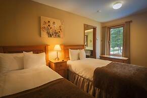 Paradise Lodge & Bungalows