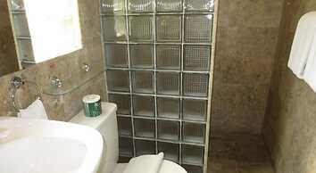 Bali Court Hotel and Apartments