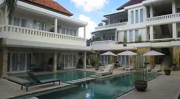 Bali Court Hotel and Apartments