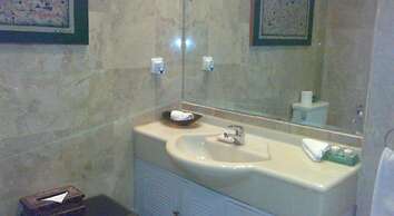 Bali Court Hotel and Apartments