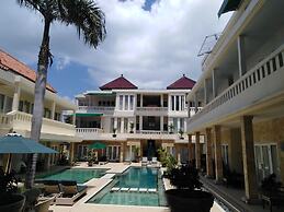 Bali Court Hotel and Apartments