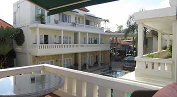 Bali Court Hotel and Apartments