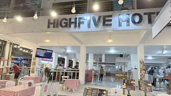 Highfive Hotel